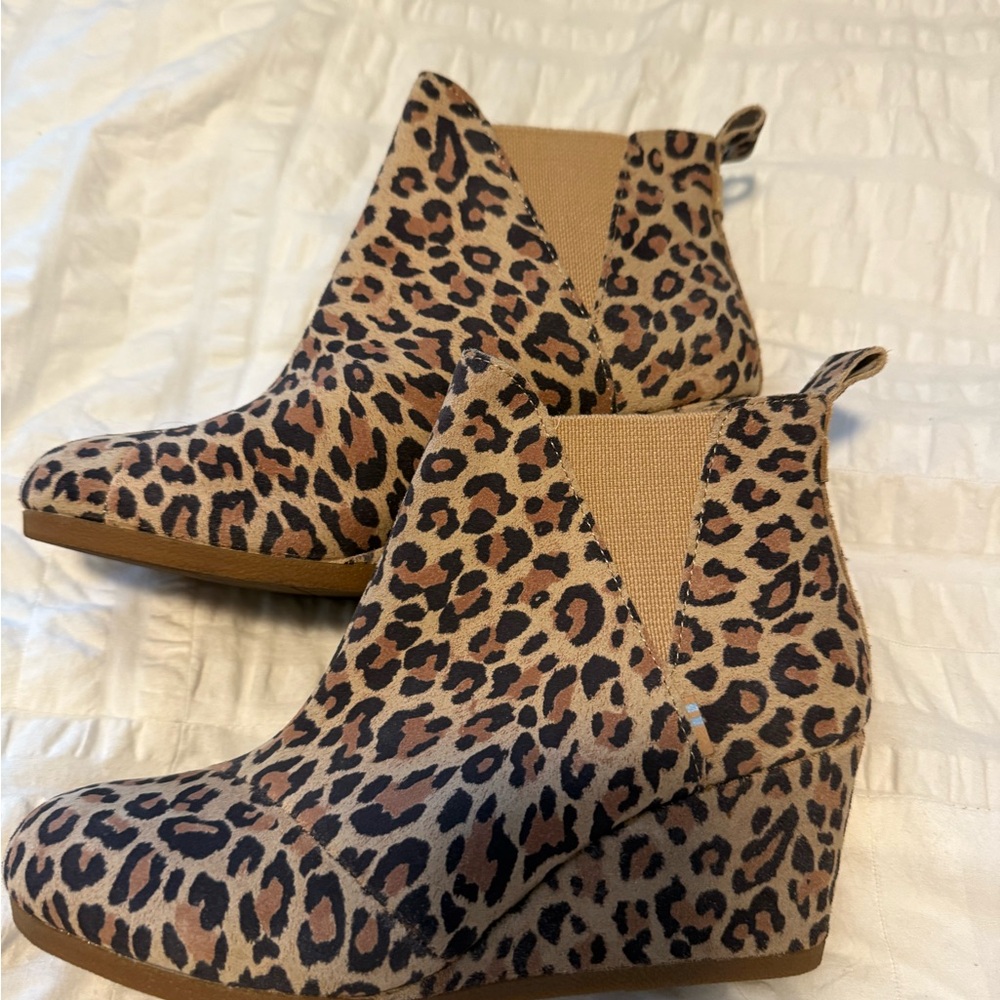 Toms Leopard Print Ankle Booties